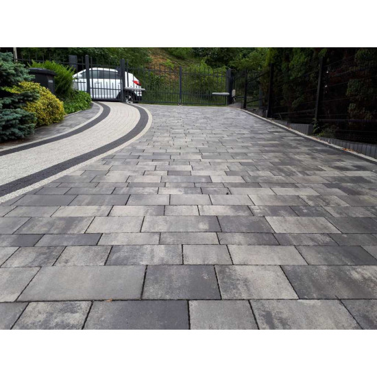 Тротуарна плитка «Плац» — стильне та надійне покриття для доріжок і майданчиків